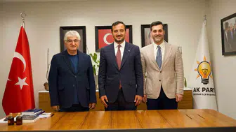 Üsküdar’da CHP’li dört meclis üyesinin AK Parti’ye katılımı şaşkınlık yarattı