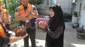 85 yaşındaki Emine nineye unutulmaz doğum günü sürprizi: İlk kutlaması onu şoke etti