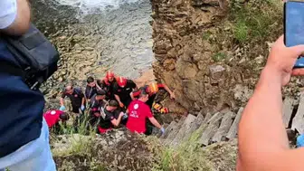 Serinlemek için şelaleye giren iki kardeşin trajik ölümü