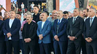 Sincan'da kültürel zenginlikler sergilenen Türk Dünyası Festivali başladı