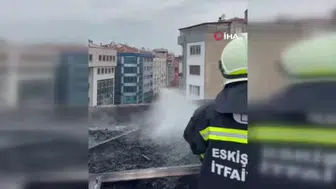 Eskişehir'de giyim mağazasında sabah saatlerinde yangın paniği