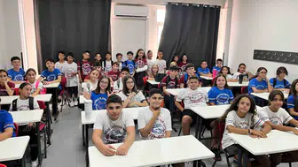 İzmir'de eğitim hayatına renk katan 27 çift ikiz okulda bir araya geldi