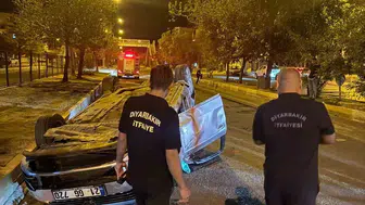 Diyarbakır'da takla atan otomobiliyle sürücü hastanelik oldu