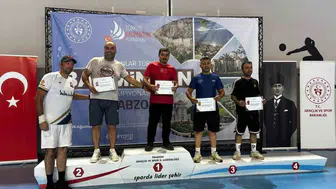 Bolu'dan ulusal başarı: Başkomiser Mezher Şimşek badminton şampiyonasında iki ödül kazandı