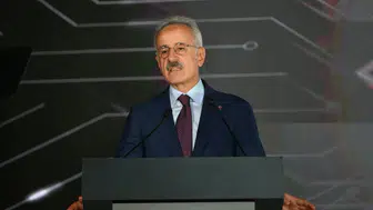 İzmir veri merkezi dev bir adım: 100 milyon dolarlık yatırım ile hizmete açıldı