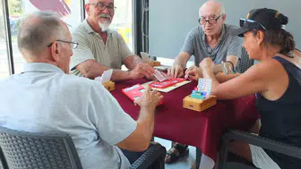 Burhaniye'de briç severler için zafer kupası turnuvası düzenlendi