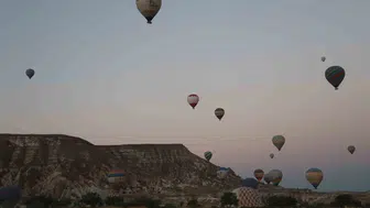 Kapadokya'da tıp dünyası balonlarla rahim ağzı kanseri farkındalığı oluşturdu
