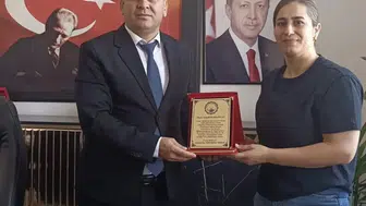 Almanya'dan Çermik'e uzanan eğitim yardımı: Ayşegül Karaaslan'dan 370 öğrenciye destek