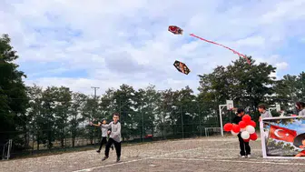 Ladik’te çocuklar için uçurtma etkinliği düzenlendi