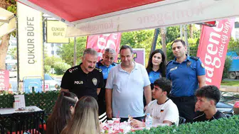 Fahri Aktaş, Mersin'de esnaf ve vatandaşlarla buluşarak talepleri dinledi