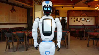 Erzurum'da insansı robot şukufe, yerel lezzetlerle sohbet ediyor