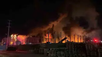 Bolu'daki geri dönüşüm fabrikasında büyük yangın: Patlamalar meydana geldi