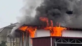 Erbaa'daki yangında iki katlı ev kullanılamaz hale geldi