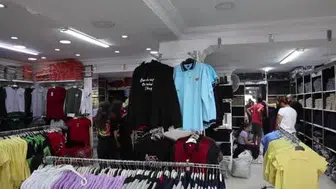 Elazığ'da okul kıyafeti alışverişine yoğun ilgi: Eğitim yılına hazırlık