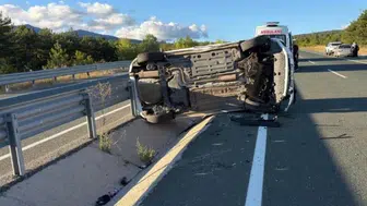 Su kanalına giren otomobilin sürücüsü hastaneye kaldırıldı