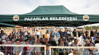 Pazarlar yağlı güreşlerinde başpehlivan Osman Kan oldu