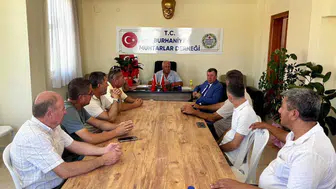 Burhaniye'de mahalle muhtarları ile verimli bir toplantı yapıldı
