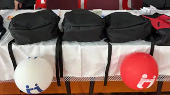 Yüksekova'da yetim öğrencilere kırtasiye desteği: 100 çanta dağıtıldı