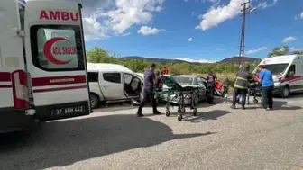 Kastamonu'da kamyonet ile otomobil çarpıştı: Kaza anında 4 kişi yaralandı