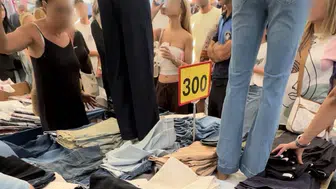 Semt pazarında kot pantolon iade krizi: Gerginlik zabıta ile son buldu