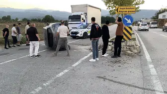 İnegöl'de iki otomobilin karıştığı kazada 1 kişi yaralandı
