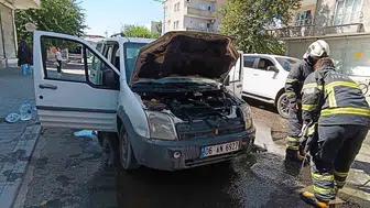 Batman'da park halindeki araçta alevler yükseldi