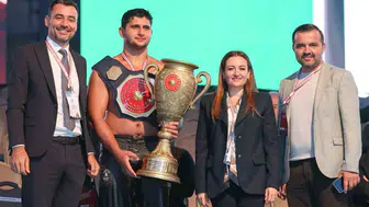 Manavgatlı genç pehlivan Alper Küçük, Cumhurbaşkanlığı Kupası’nda şampiyon oldu