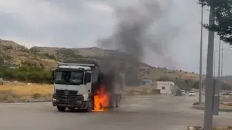 Elazığ'da kamyondaki yangına beton mikseri sürücüsü müdahele etti