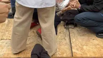 Kadıköy’de inşaat koruma kaplaması vatandaşların üzerine düştü