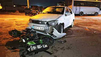 Bafra'da otomobil ile motosiklet çarpıştı, 3 yaralı