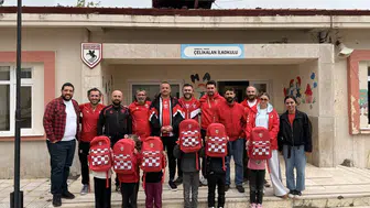 Kırsal mahalle okullarına çanta ve kırtasiye seti dağıtıldı