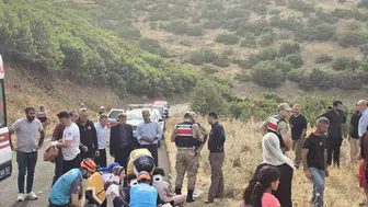Bingöl'de minibüs kaza yaptı, 10 kişi hastaneye kaldırıldı