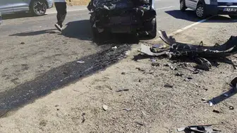 Siirt' te trafik kazası: hafif ticari araç ile kamyonet çarpıştı, 4 yaralı