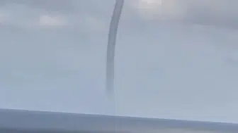 Eynesil açıklarında oluşan hortum, kısa süreli panik yarattı