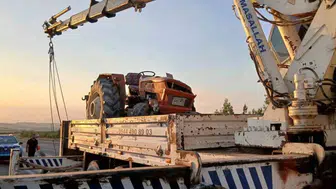 Fıstık yüklü traktörün devrilmesi ağır yaralanmaya neden oldu