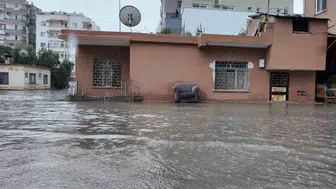 Mersin'de sağanak yağış sonrası sel felaketi: Kızkalesi'nde su taşkınları meydana geldi