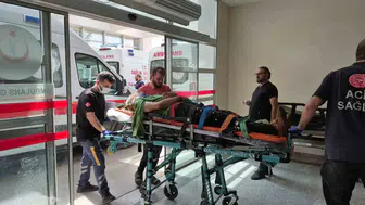 Adıyaman'da tütün römorku devrildi, 8 kişi yaralandı