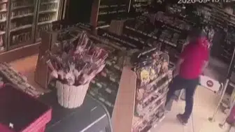 Esenyurt’ta benzin istasyonunda pompacıya silahlı saldırı gerçekleşti