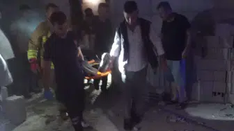 Defne'de inşaat alanında asansör boşluğuna düşen işçi hastaneye kaldırıldı