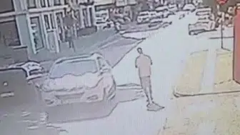 Antalya'da motosiklet ve otomobil çarpıştı: 2 kişi yaralandı