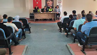 Söke'de öğrenci servis şoförleri ve rehber personele trafik eğitimi verildi