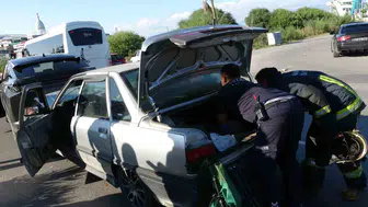 Antalya'da otomobiller çarpıştı, 1 kişi yaralandı