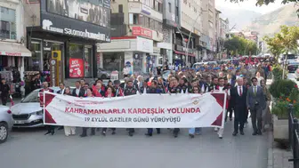 Muş’ta Gaziler Günü yürüyüşüyle birlik ve beraberlik mesajı verildi