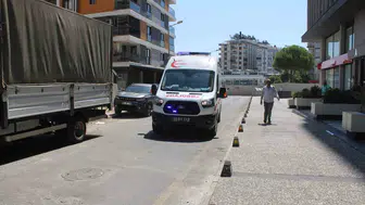 Merdivenlerden düşen 51 yaşındaki adam hastaneye kaldırıldı