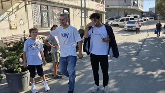 Küçük girişimciler limonata satarak hayallerine yelken açıyor