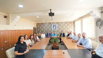 Vali Arslan, minik öğrencilere eğitimde destek oldu