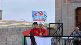 Uçurtma etkinliğiyle çocukların umutları gökyüzüne yükseldi
