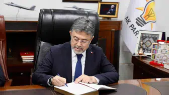 Erzincan'da teşkilatla buluşan bakan Yumaklı, Türkiye Yüzyılı hedeflerine vurgu yaptı