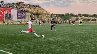 Mersin'deki futbol turnuvası finali, kadınların coşkusuyla renklendi