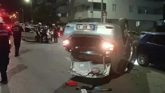 Şanlıurfa'da otomobiller çarpıştı, bir polis memuru yaralandı